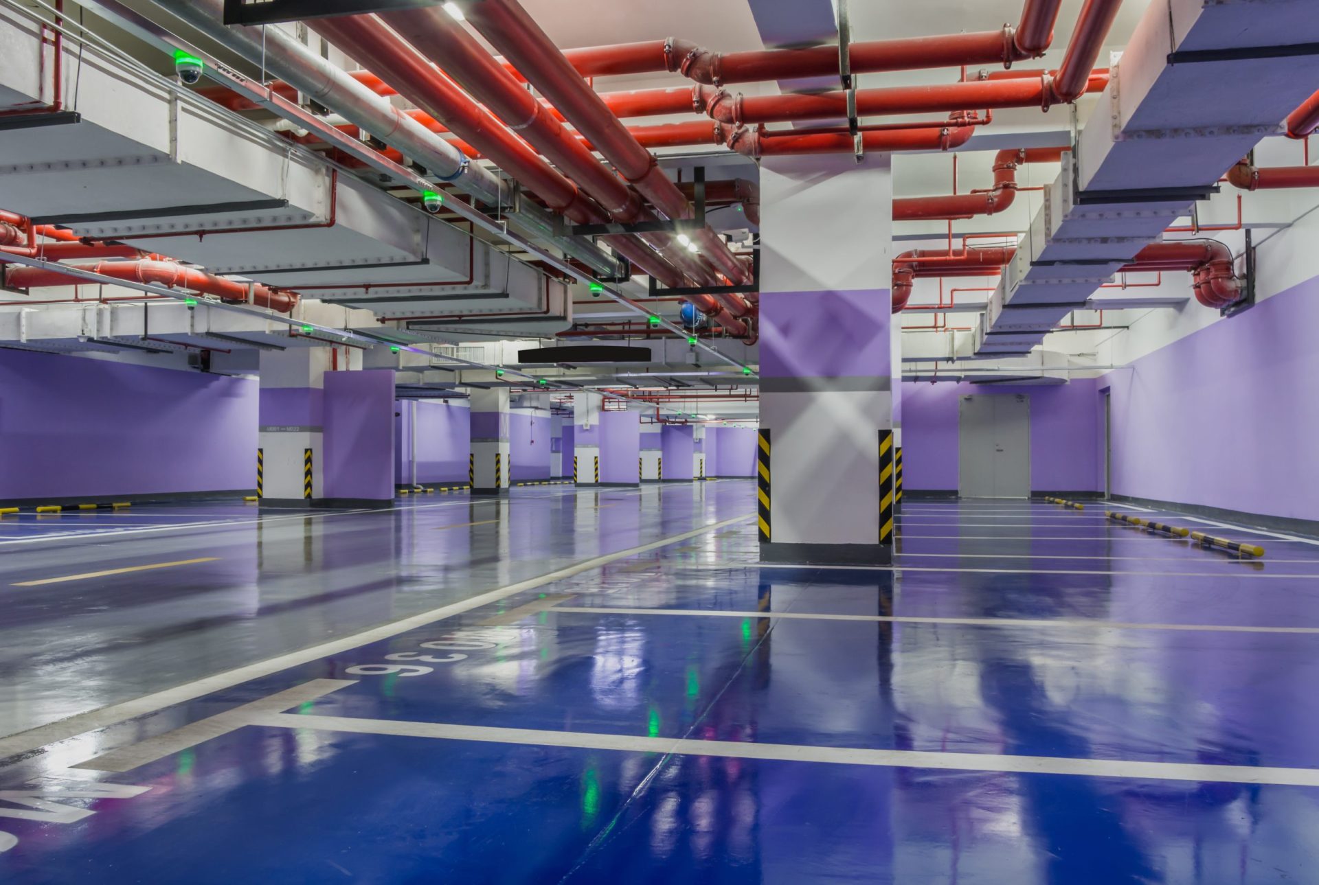 Pàrquing pavimentat lila