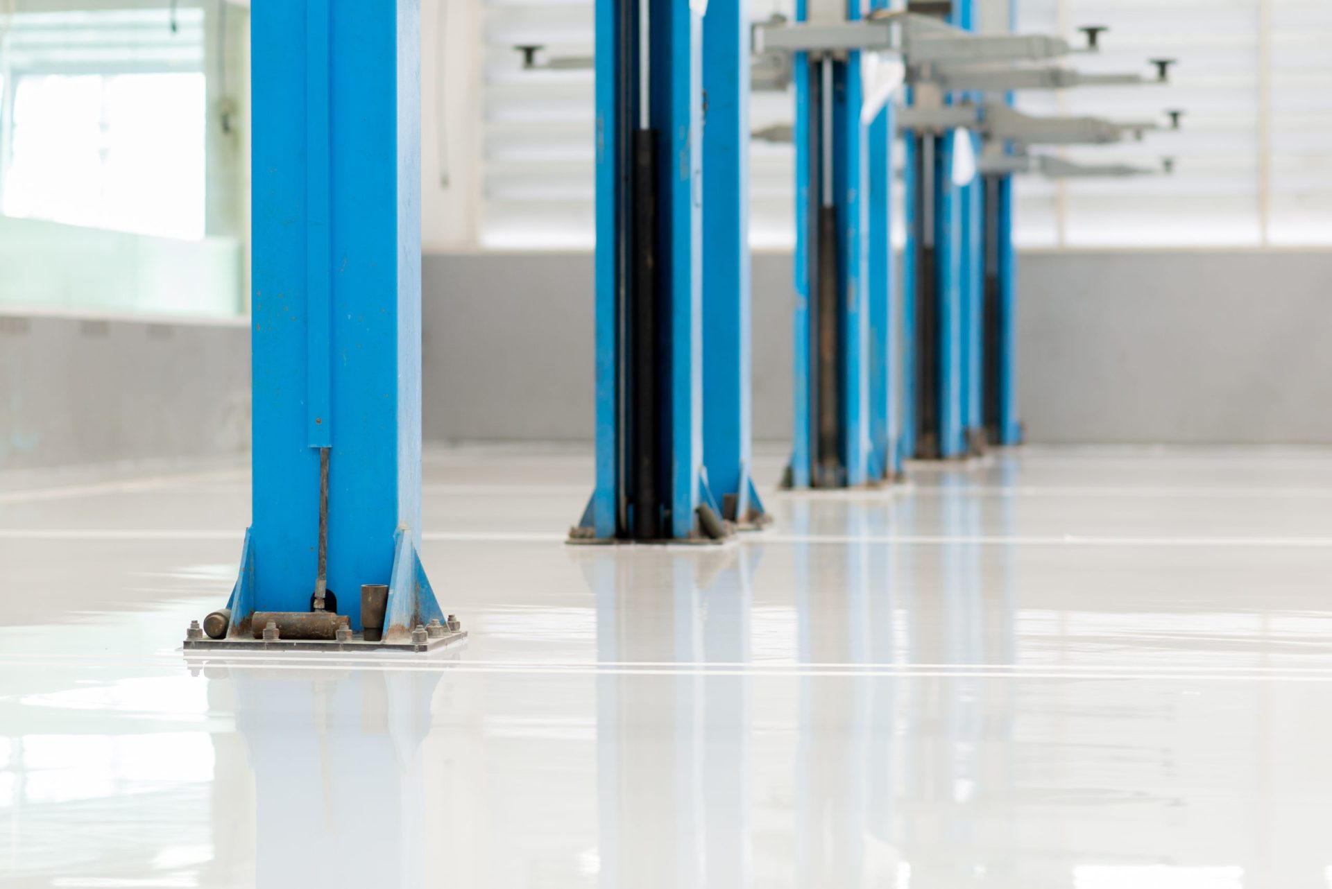 Nau acabada de pavimentar amb resina Epoxi